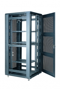 42U 800x800x2050 Перфорированная дверь ― Beloteks Latvia SIA